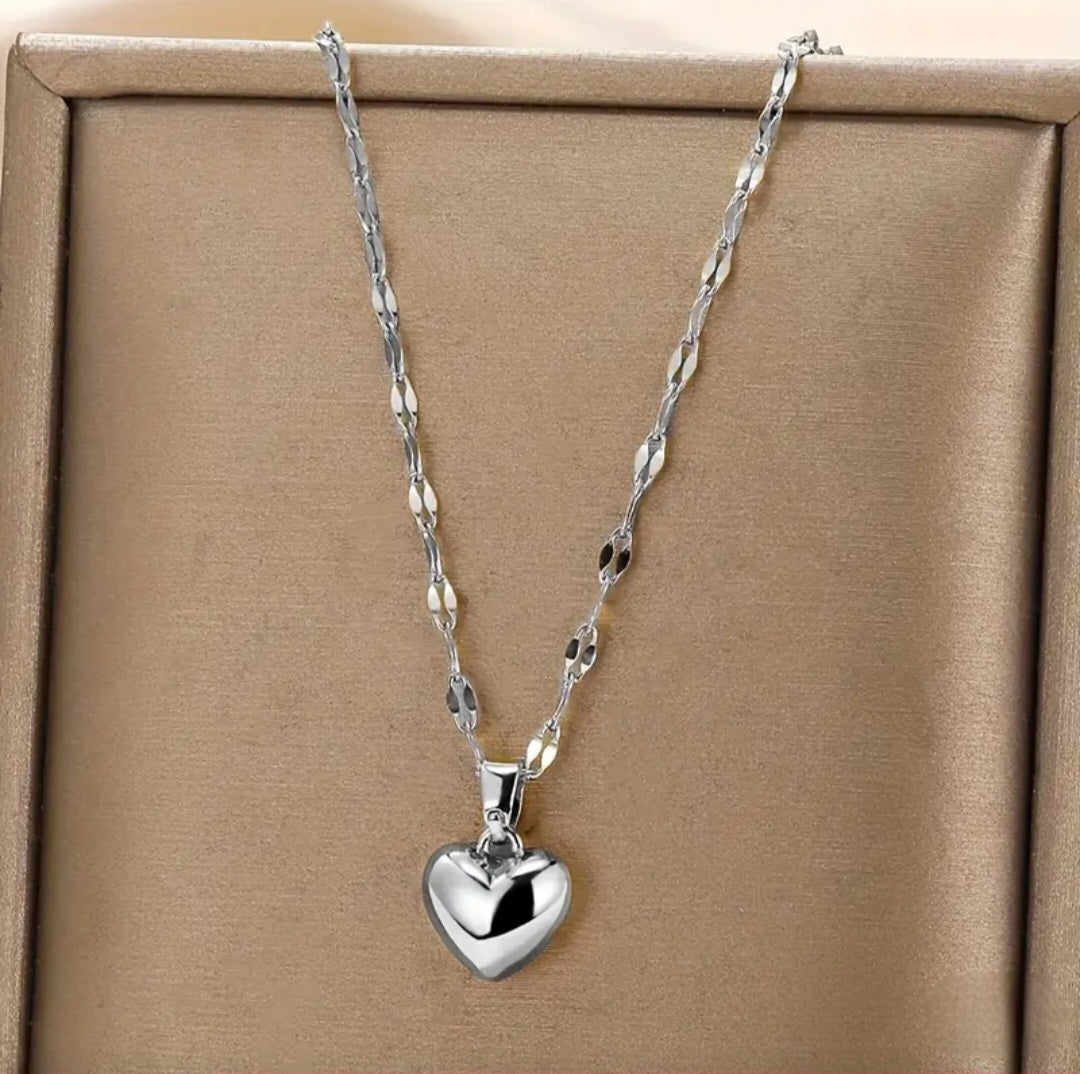 SILVER LOVE HEART NECKLACE BLING8UK