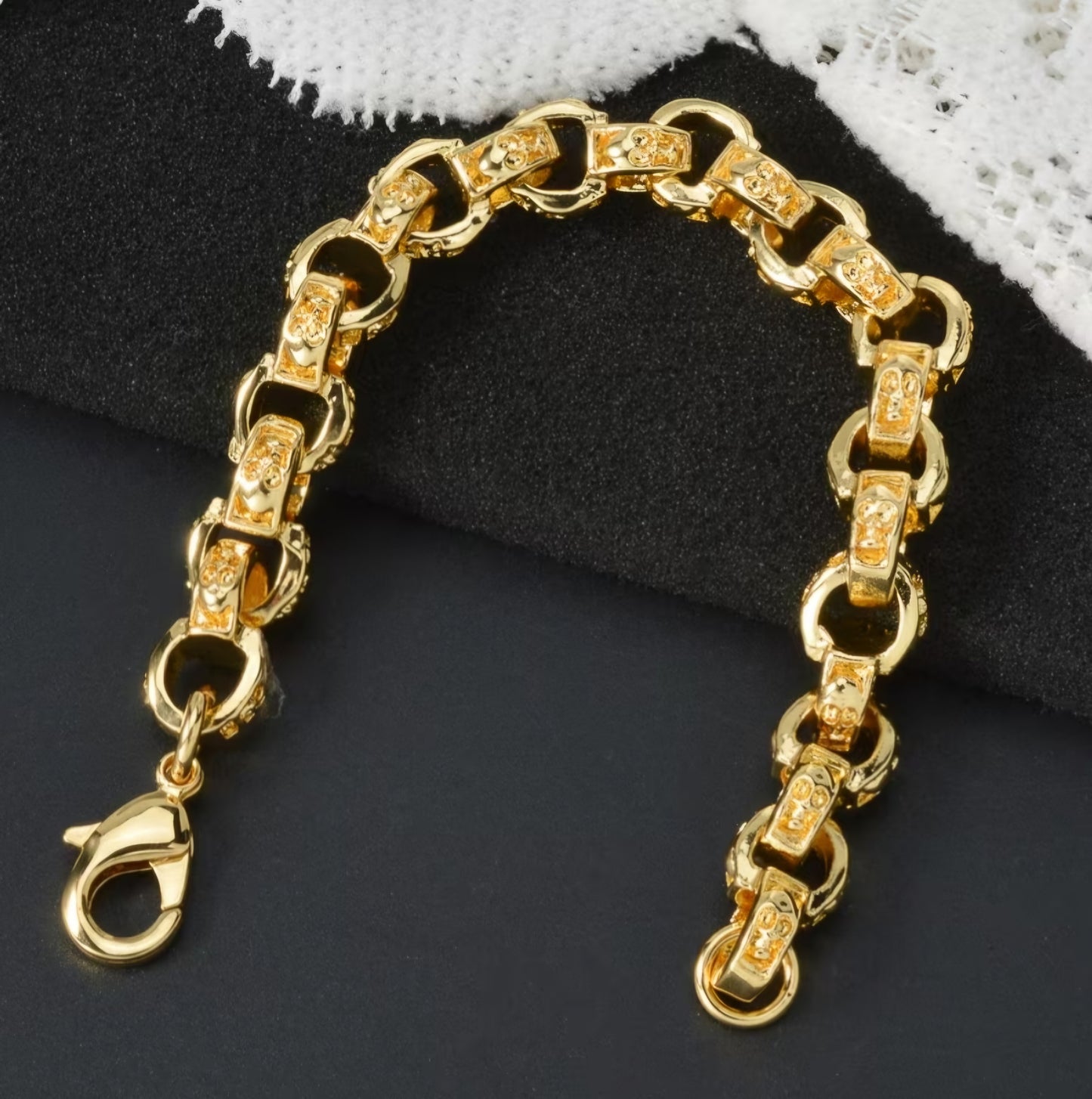 ENGRAVED SKULL BELCHER BRACELET B+F 8