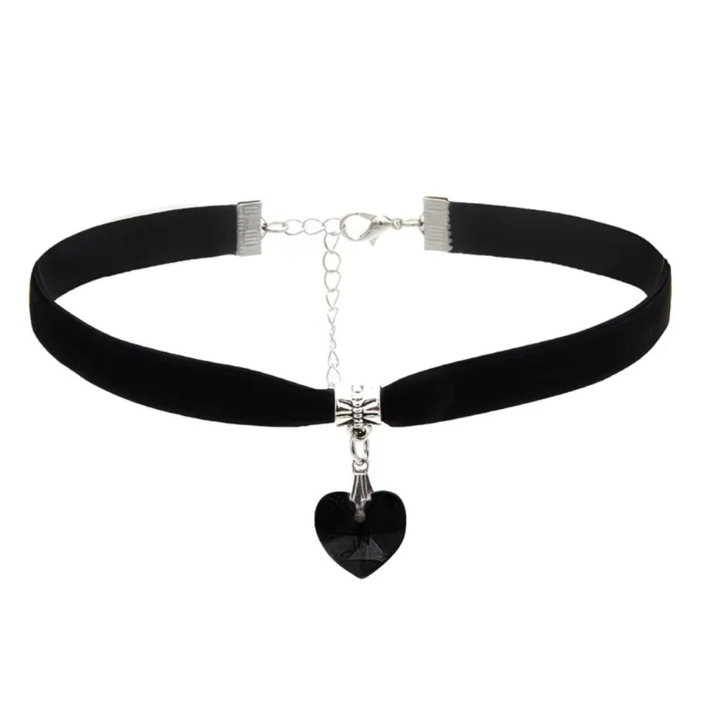 BLACK LOVE HEART CHOKER B+F 8