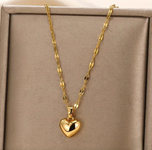 GOLD LOVE HEART NECKLACE BLING8UK