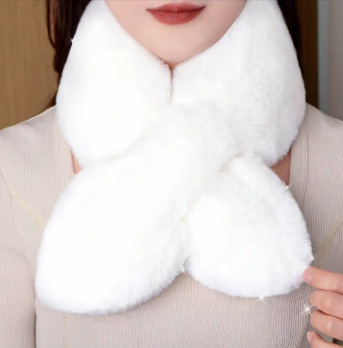 WHITE PLUSH SCALF-NECK WARMER BLING8UK