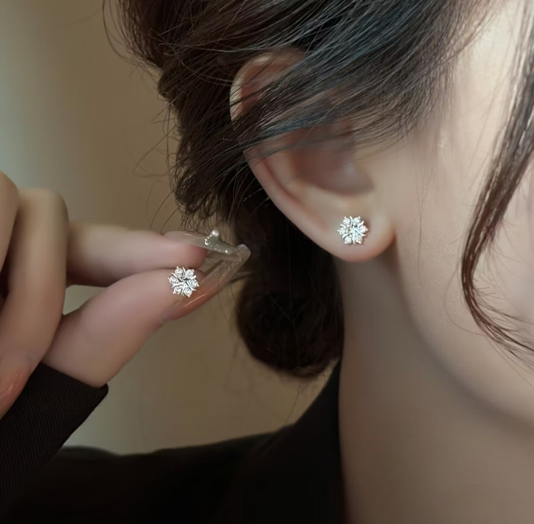 SNOW FLAKE STUD EARRINGS BLING8UK