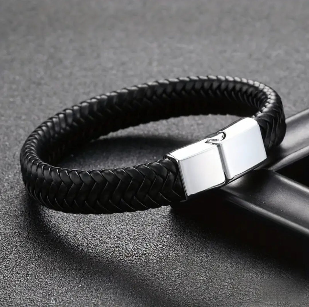 BLACK LEATHER BRACELET BLING8UK