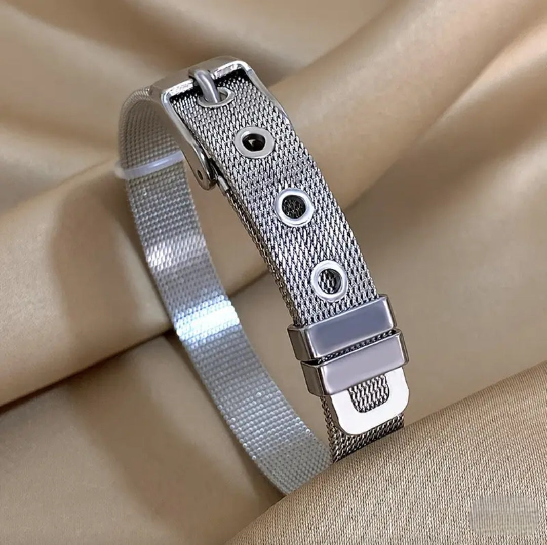 SILVER BELT BUCKLE BRACELET BLING8UK