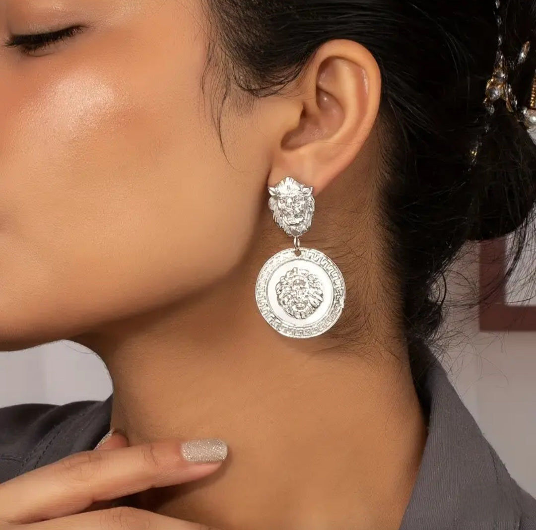 SILVER LION HEAD EARRINGS BLING8UK
